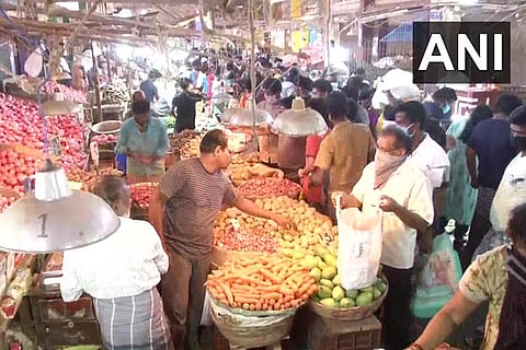 People throng Koyambedu vegetable market in Chennai to buy essentials