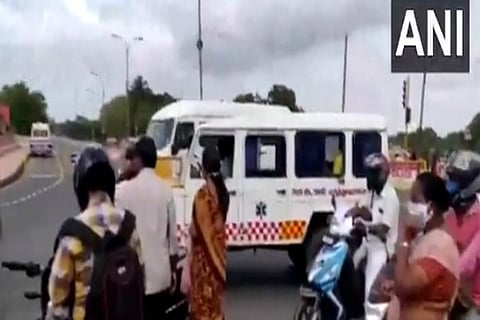 Ambulance stopped for VIP convoy to pass in Chennai