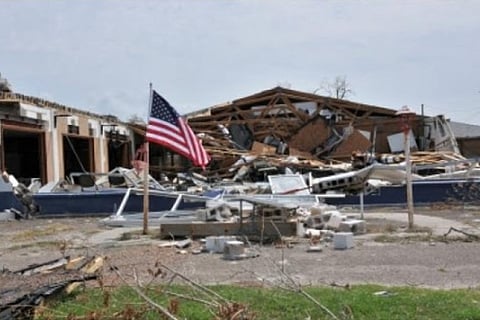 4 killed as hurricane Laura lashes southern US