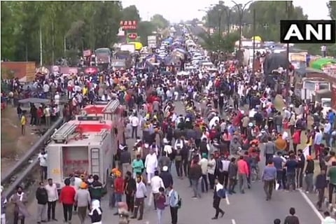 Delhi-Noida route shut as farmers protest at border