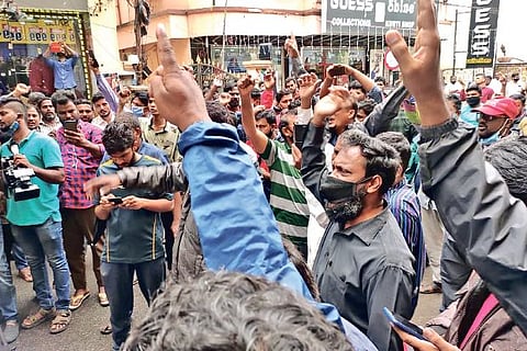 PFI supporters protesting against the ED raids in front of their office at Purasawalkam on Thursday.