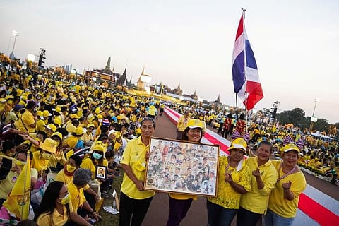 Thousands pay tribute to Thai royals amid calls for reform