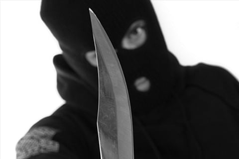 Masked men lock up Madras Univ official, decamp with 40 sovereigns