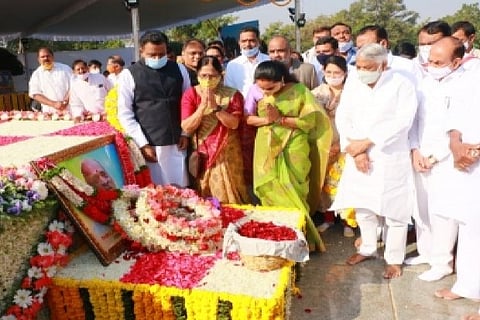 Narasimha Rao's services to nation recalled on death anniversary