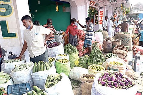 Veg prices up by 10 pc, sharp surge for certain greens