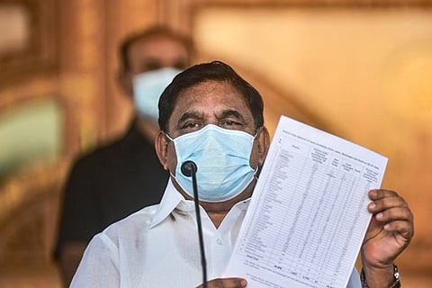 Amid new virus strain scare, TN CM appeals public to compulsorily wear face masks