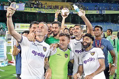 Chennaiyin players pose for a selfie after the Kerala game