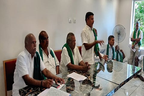 Members of Tamilaga Vivasayigal Sangam at the meet in Ranipet