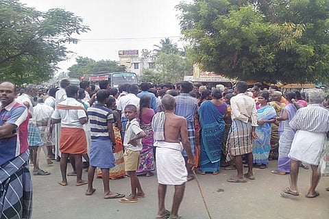 MGNREGA workers in Ariyalur near Tiruchy protest against delayed payment (File photo)
