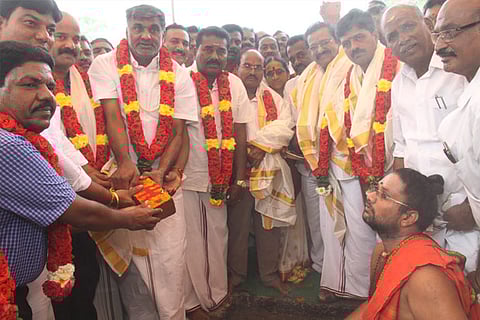 Minister KC Veeramani and officials at the Bhoomi pooja of the new  Vellore bus stand at Vellore on Wednesday