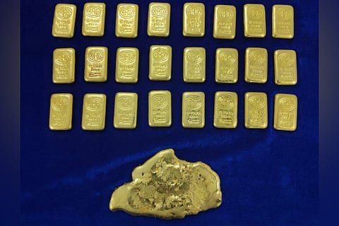 5 Customs officials in DRI net for aiding smugglers at city airport