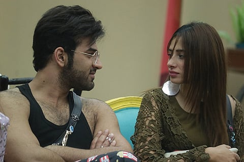 Bigg Boss 13: Sidharth spots 'love bite' on Mahira's neck