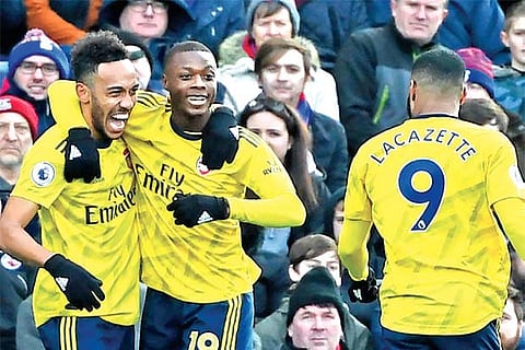 Palace held by 10-man Arsenal as Aubameyang sees red