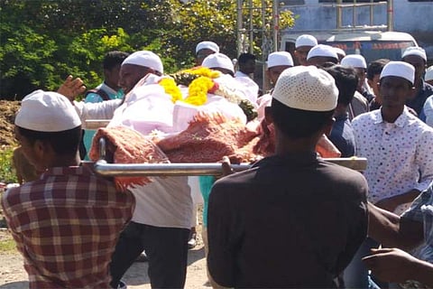 Muslims carry corpse of Balaji to a burial ground at Pernambut