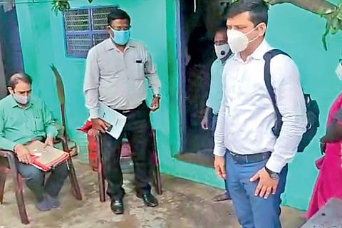 CBI sleuths at the house of P Jayaraj at Sathankulam on Saturday