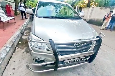Bullet marks in Kumar?s car.