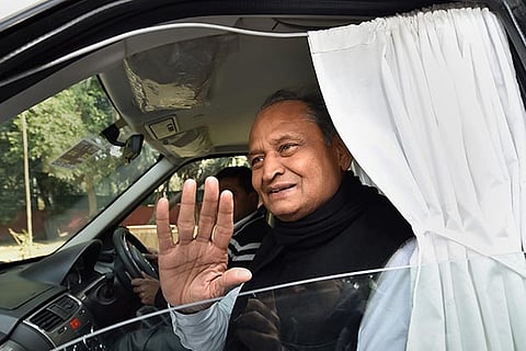 Netizens vent anger on social media as Cong MLAs chill in luxury