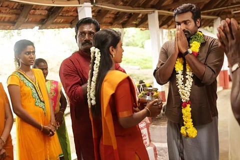 A still from the movie Ka Pae Ranasingam