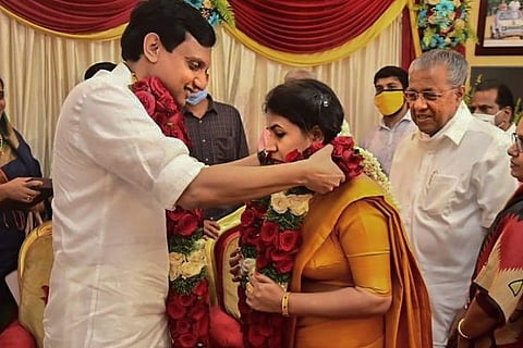 Murder convict's presence at wedding of Kerala CM's daughter kicks up controversy