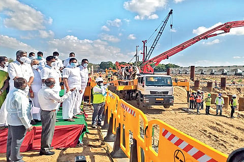 Chief Minister Edappadi K Palaniswami inspecting the ongoing works at Mukkombu barrage in Tiruchy