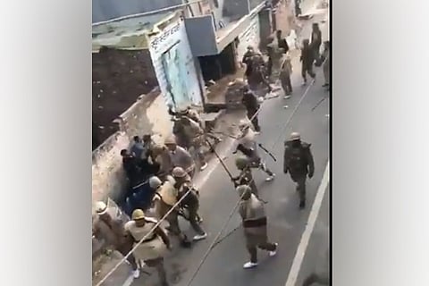 UP police lathi-charge video shared as Delhi police footage