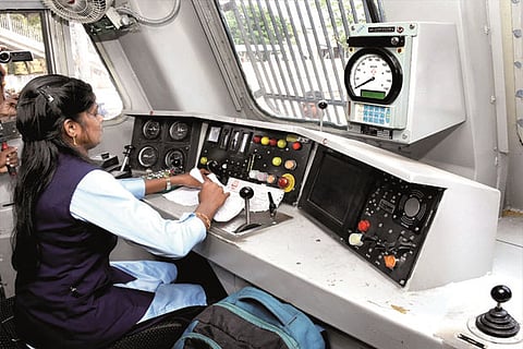 All operations in the train were handled by an eight-member crew