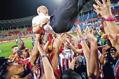 Antonio Habas became the first coach to win two ISL titles.