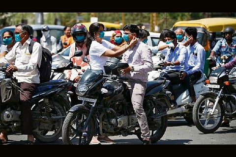 Coronavirus cases in country touch 137, Mumbai man becomes third fatality