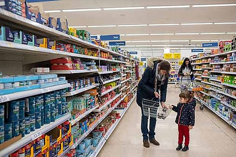 Supermarkets and shops will remain open, says Corpn