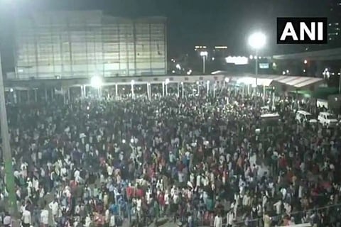 Inadequate transport, atrocities, rumours fuel reverse migration in UP