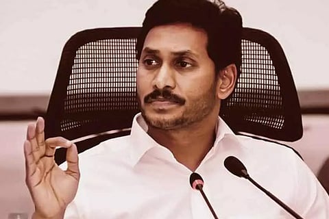 Vizag gas leak: AP CM orders probe, announces Rs 1 crore relief to kin