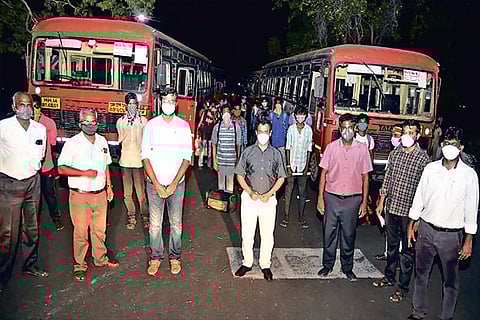 Workers from Tamil Nadu, who reached Salem from Maharashtra late on Saturday