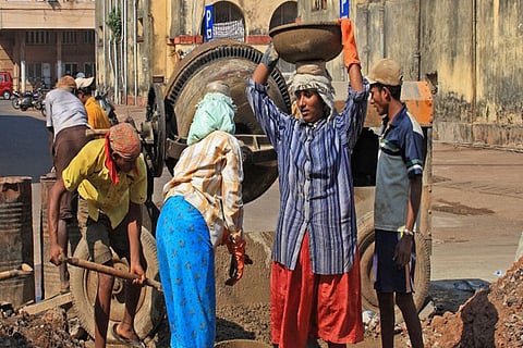 Unorganised labourers to get Rs 1,000 each