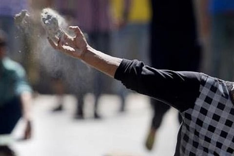 Villagers pelt cops with stones on Delhi-Gurugram border