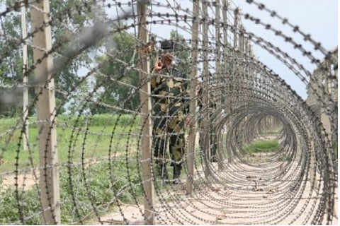 Pak targets Indian positions in J-K's Poonch district