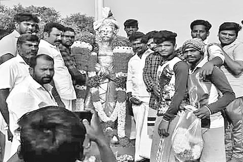 Mutharaiyar statue that was installed in Manachanallur on Friday