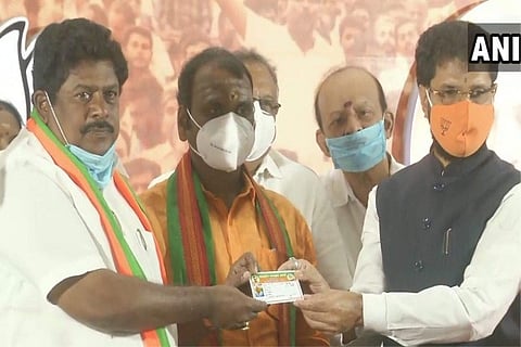 Ex DMK MP Ramalingam joins BJP, says will try to convince M K Alagiri to join the saffron party