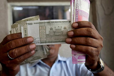 Indian economy contracts for second quarter in a row, recovery seen next year