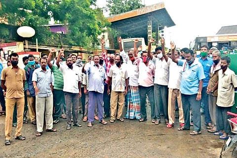 MTC staff who took to protest at Chengalpattu depot on Thursday morning