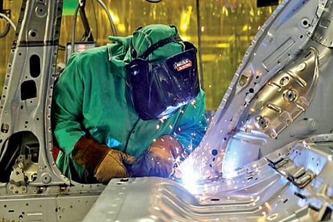 Services output stable amid job losses: PMI