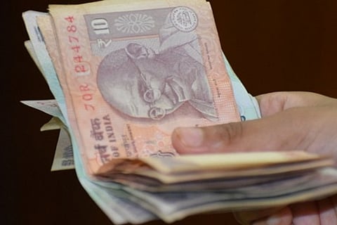 Why you shouldn't get paranoid about coronavirus on bank notes