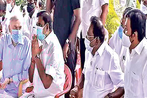 Chief Minister of Tamil Nadu at the funeral in Salem
