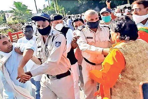 DeTect:  Video of Modi-fan in MP shared with wrong narrative