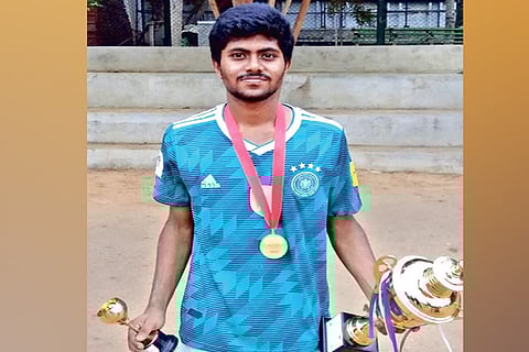 Srijan with the Player of the Tournament award at 2019 Erode Sahodhya meet