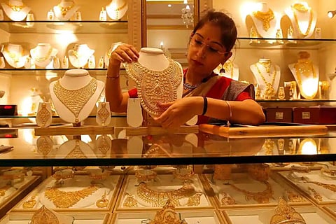 Gold premiums rise as jewellers stock up to ﻿cash in on festive season
