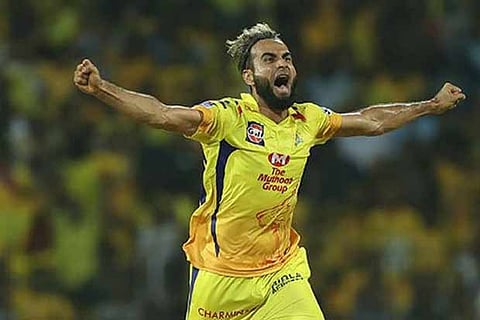 CSK's Imran Tahir shares tips with RR's Ryan Parag