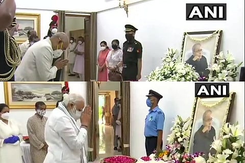 Prez, PM pay last respects to Mukherjee