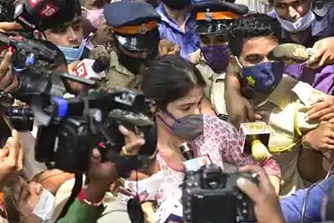 Bollywood reacts to Rhea being mobbed at NCB office