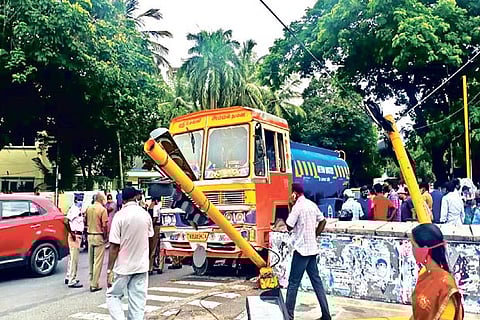 Water tanker runs over 4-yr-old, narrow escape for grandparents