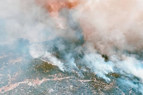 Smoke blankets S.California due to wildfires